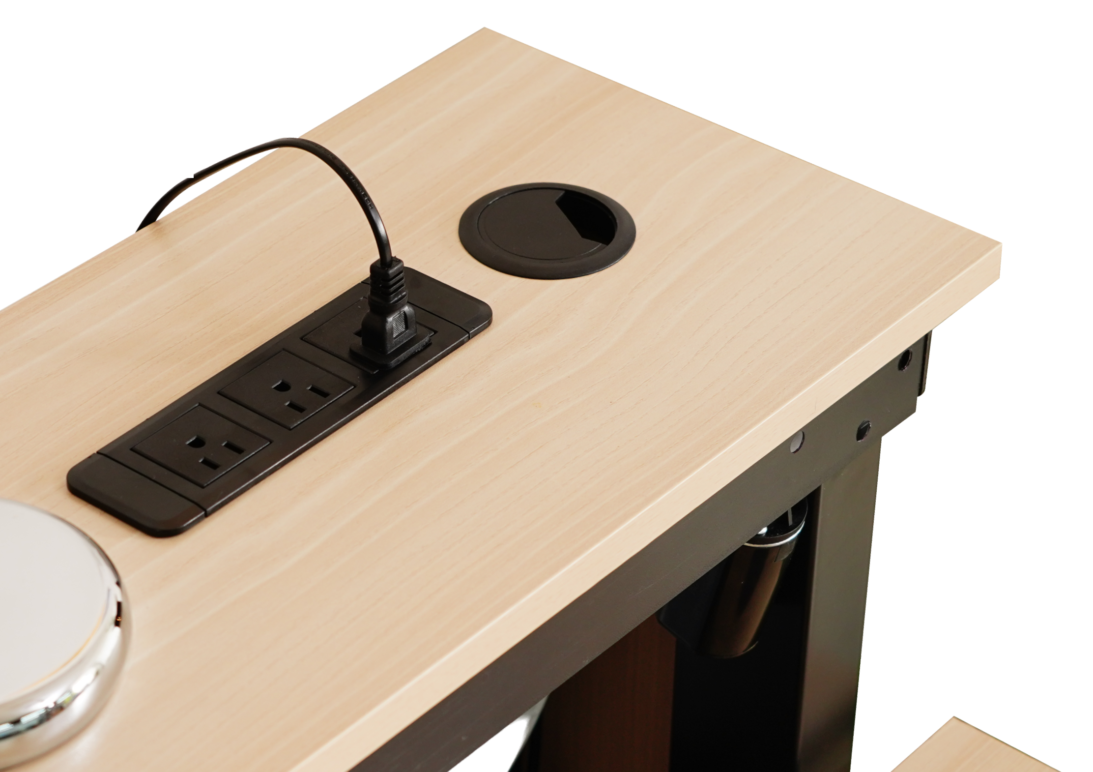 Power Up Without
The Cable Mess